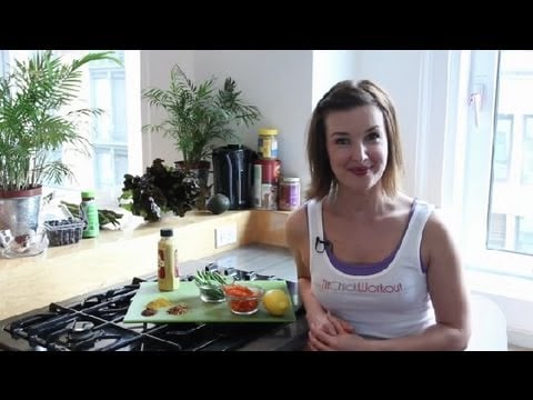 Detox Diets to Debloat Before a Party : Fitness & Nutrition Tips