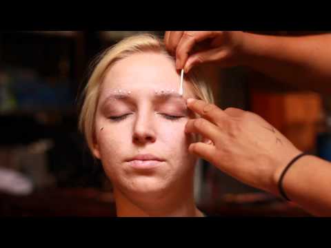 How to Remove Diamond Makeup : Makeup Tips & Techniques